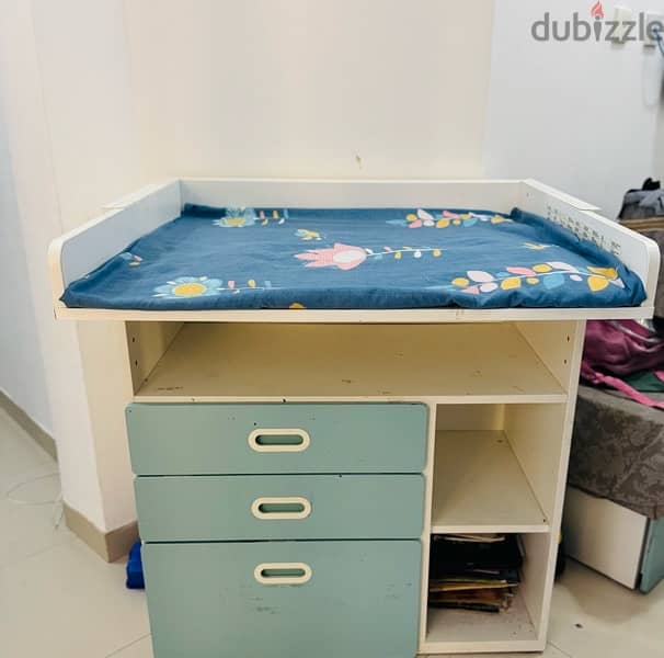 Car Seater, Hight Chair, Bathtub & Dressing Table for Babies 2