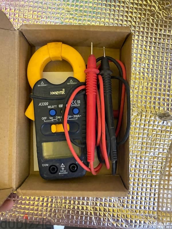 AC Digital Clamp multimeter 1