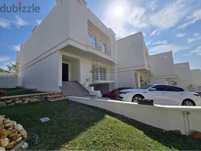 Tabarak are pleased to present this 4bhk villa in compound in Al Qurum