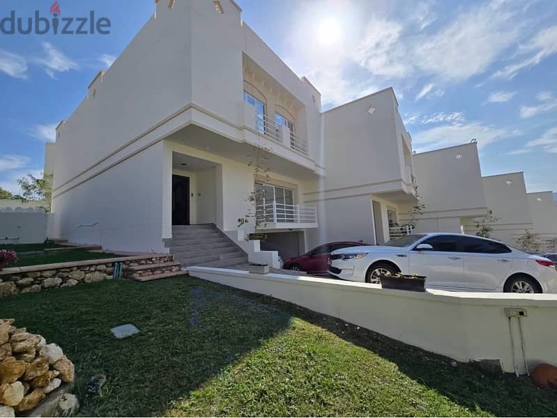 Tabarak are pleased to present this 4bhk villa in compound in Al Qurum 0