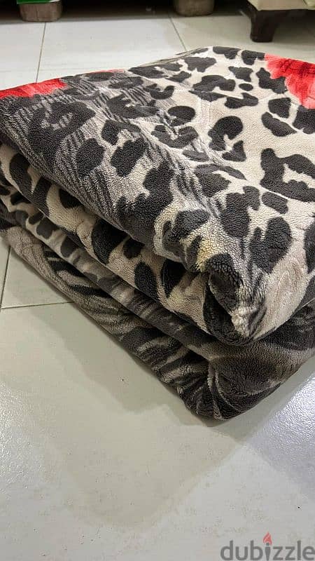 black and white king size blanket for sale 3