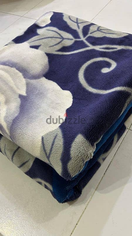 Blue colour King size blanket for sale 1