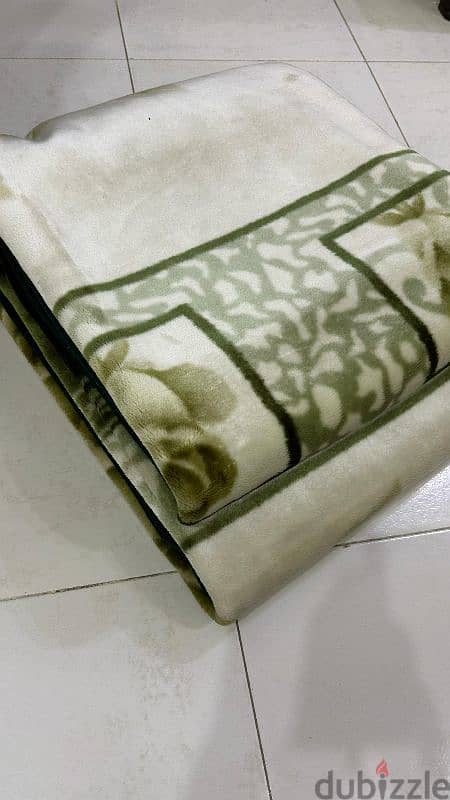 Olive green colour King size blanket for sale 2