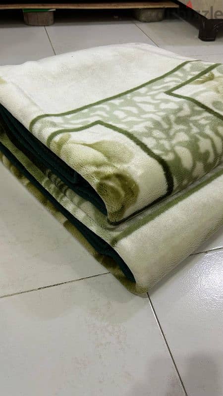 Olive green colour King size blanket for sale 3