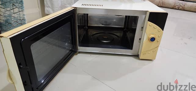 Sanyo Microwave EM-D975W with Convection & Grill