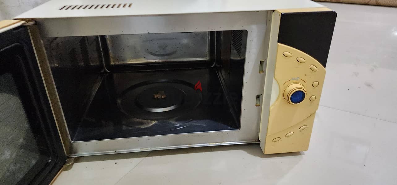 Sanyo Microwave EM-D975W with Convection & Grill 1