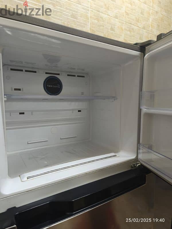 refrigerator in good condition 0