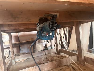 carpentery machines ادوات وماكينات خياطة ومنجرة اثاث  للبيع بسعر مناسب