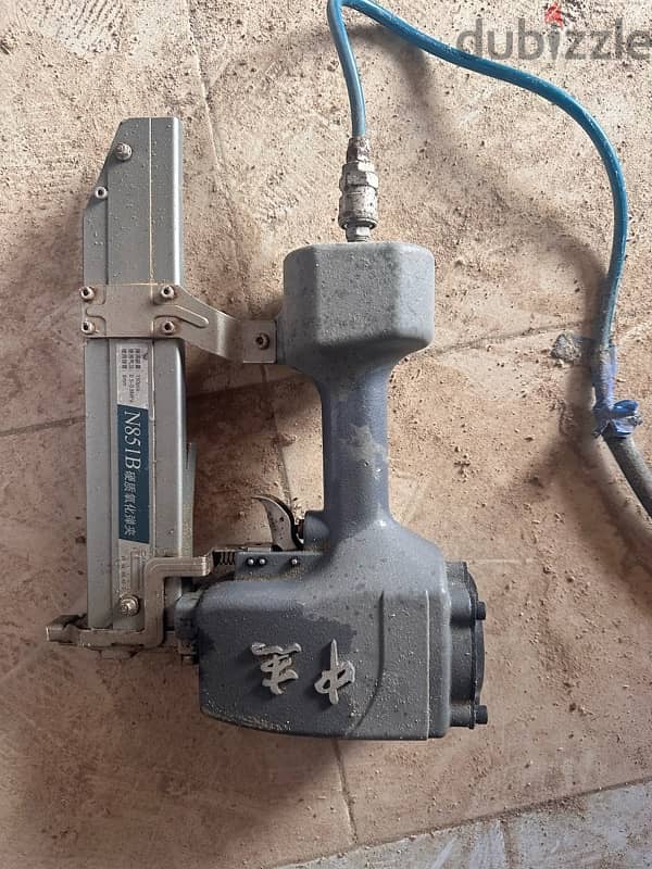 carpentery machines ادوات وماكينات خياطة ومنجرة اثاث  للبيع بسعر مناسب 6