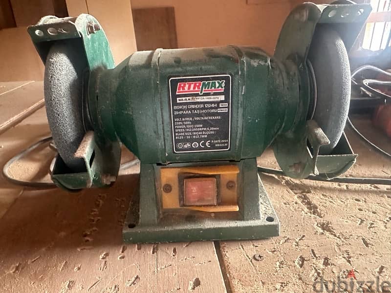 carpentery machines ادوات وماكينات خياطة ومنجرة اثاث  للبيع بسعر مناسب 7