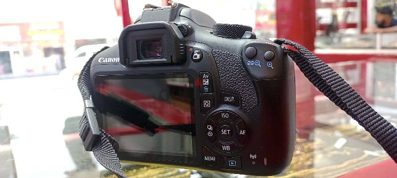 Canon 1300D 4