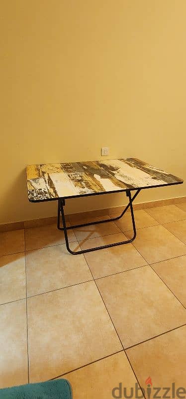 FOLDABLE TABLE 1