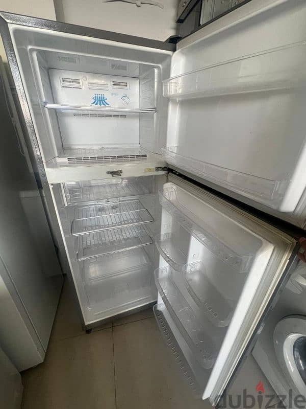 Daewoo medium Fridge for sale 1