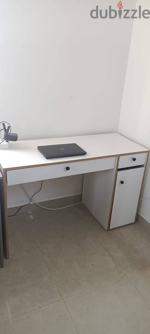 Study / Computer White Table with Chair Good Condition 1