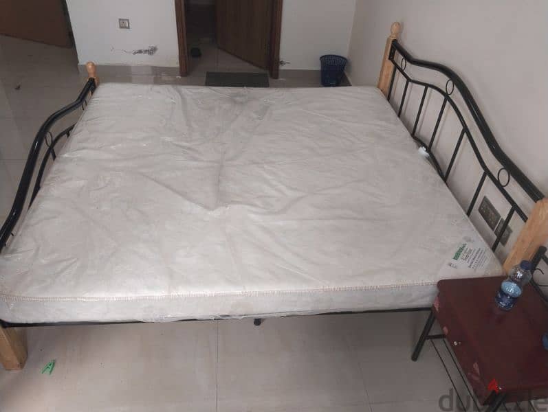 like new double bed & Mattress 1