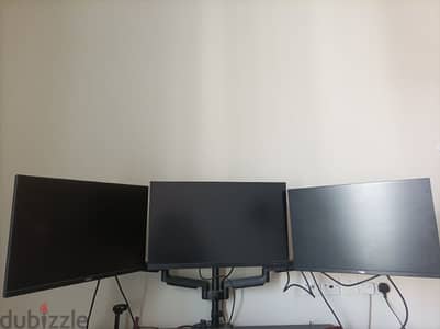 3 monitors with stand