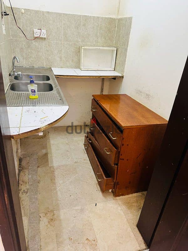 Room for Rent in Al khuwair 0