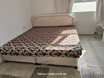 KING SIZE BED AND MATTRESS