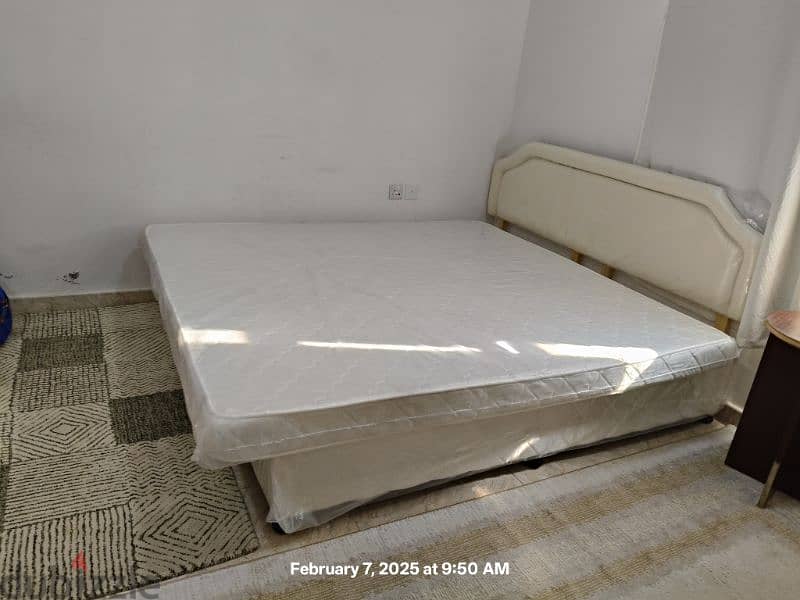 KING SIZE BED AND MATTRESS 5