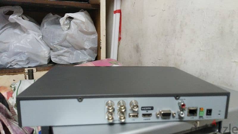 hikvison dvr / hvr 4 channel good condition 1