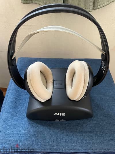 AKG Wireless Over-Ear Headphone