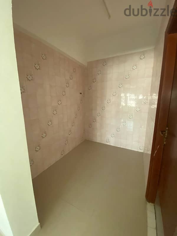 3 Bedroom flat in Khwairشقه بثلاث غرف في الخوير 6