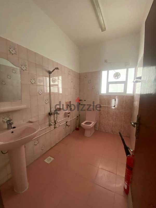 3 Bedroom flat in Khwairشقه بثلاث غرف في الخوير 9