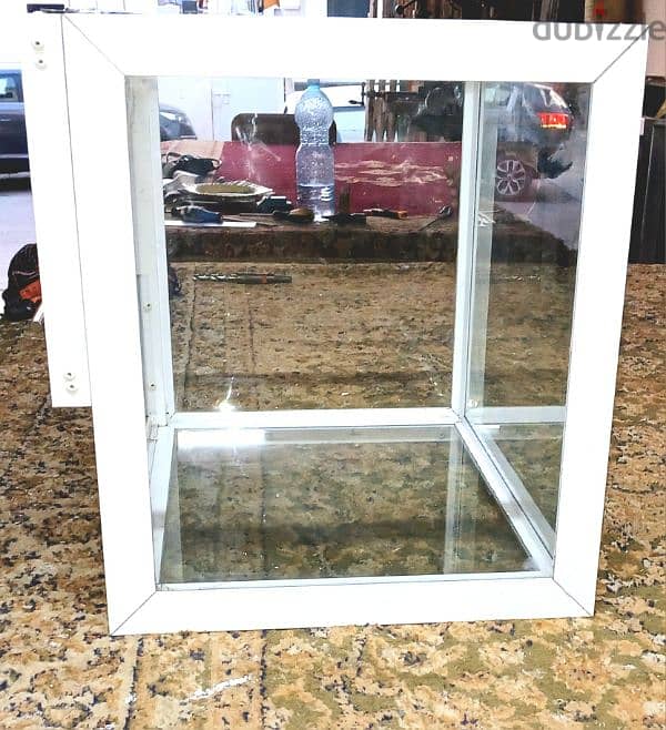 Aluminium kabat in 6mm clear glass 2