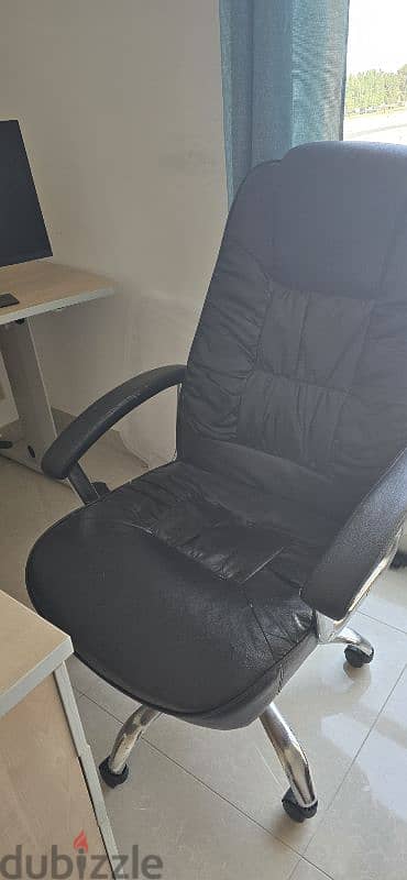 Office desk and chair 3