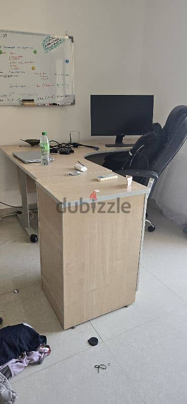 Office desk and chair 5