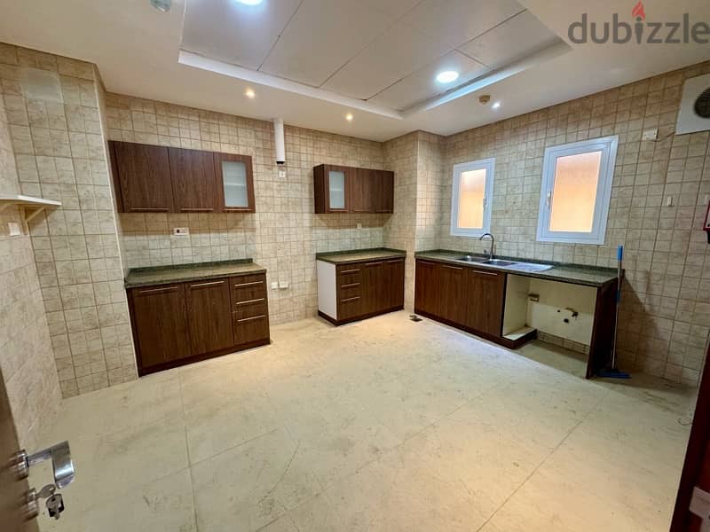 Highly recommend 5bhk with shared pool at Qurum heights 13