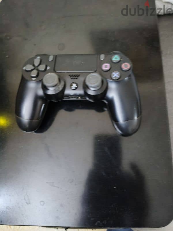 SONY PS4 Controller and 4 games 1