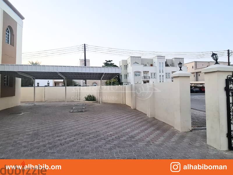 2 Bedroom Apartment in Al Khoudh - Ali 3 1