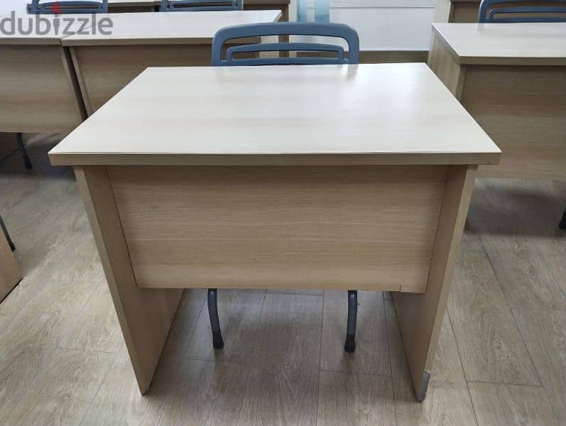 student desks 0