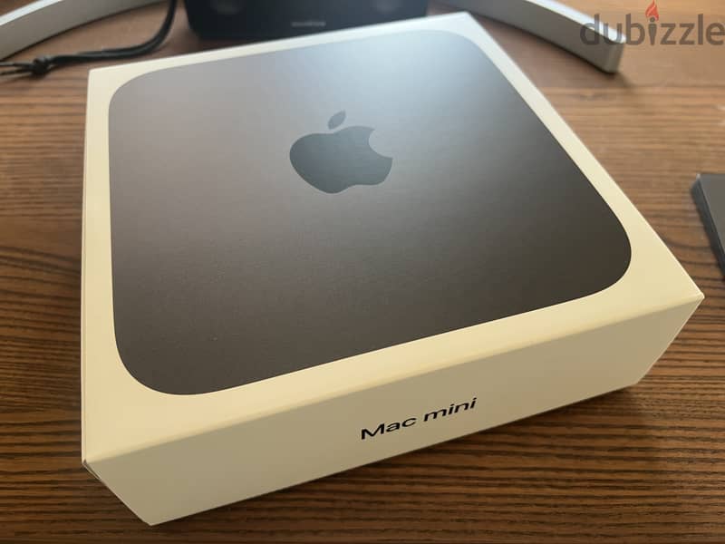 Mac Mini Intel i7 6-Core 3.2 GHz, 256 GB HardDrive, 64 GB RAM 4