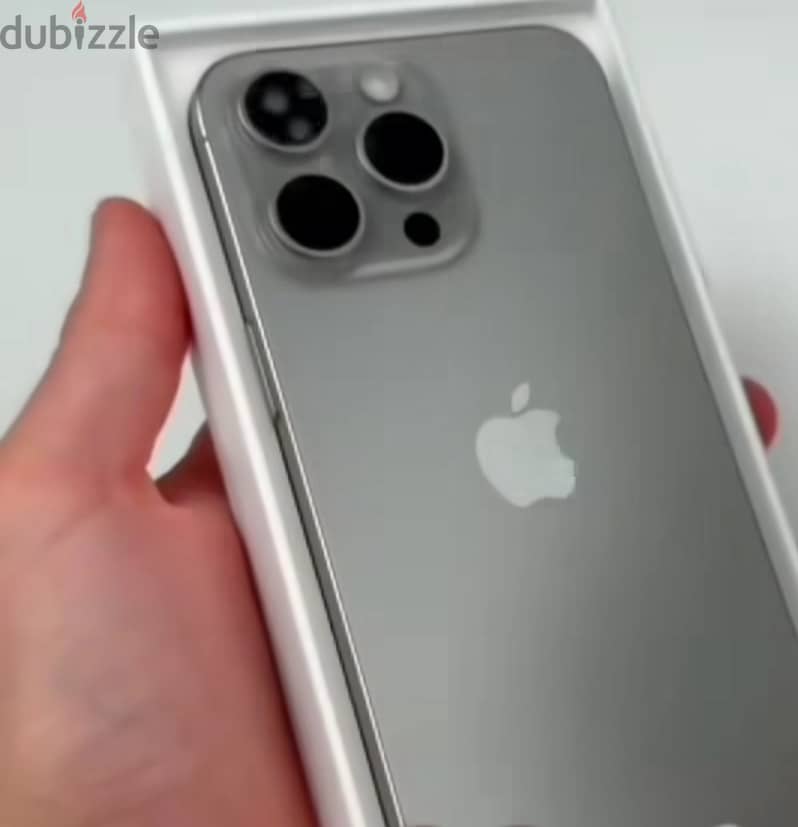 الحق!! iPhone 16 Pro Max  طبق الاصل فقط ب160ريال اللون التيتانيوم قوي 1