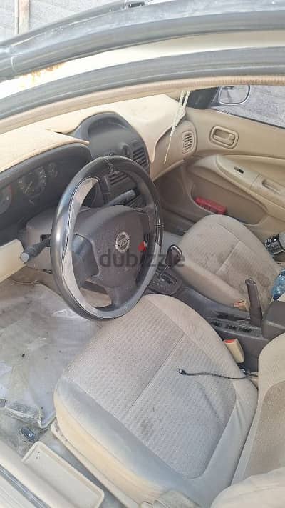 Nissan Sunny 2011