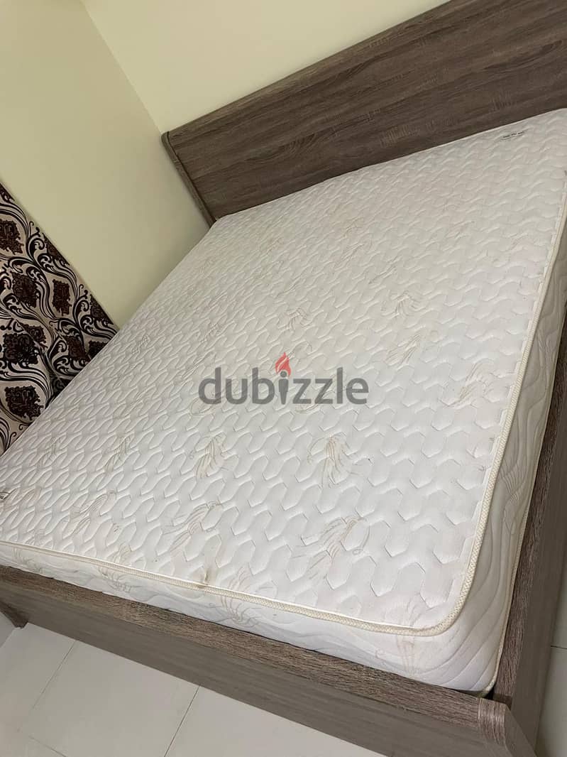 Mattress king size (Home center) 0