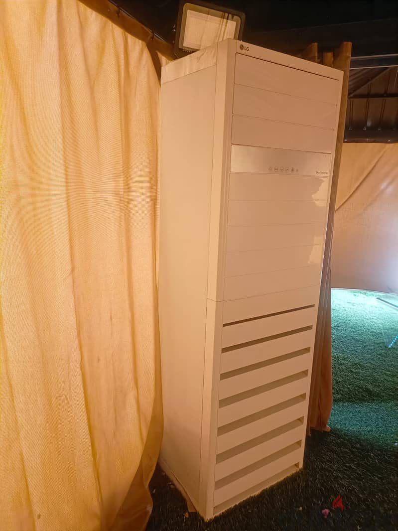 2 units LG - Floor standing 4 Ton AC under warranty 0