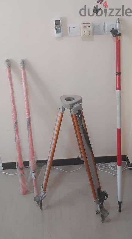 Survey Tripod Stand and 3 Range Rods 1