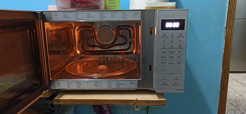 4-in-1 Panasonic Microwave | Air Fryer | Oven | Convection – Like New! 1