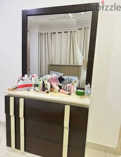 dressing table