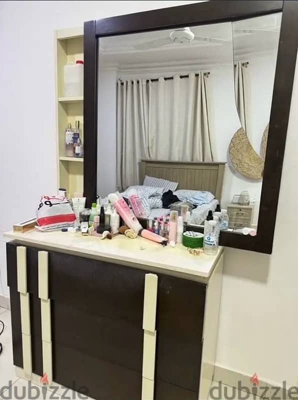 dressing table 1