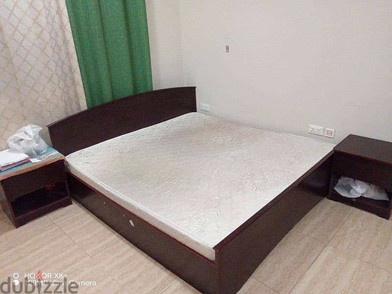 King size bed with mattress 4