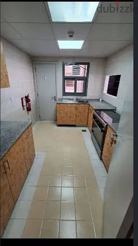 3 bedrooms flat at madinat qaboos near ABQ school 5