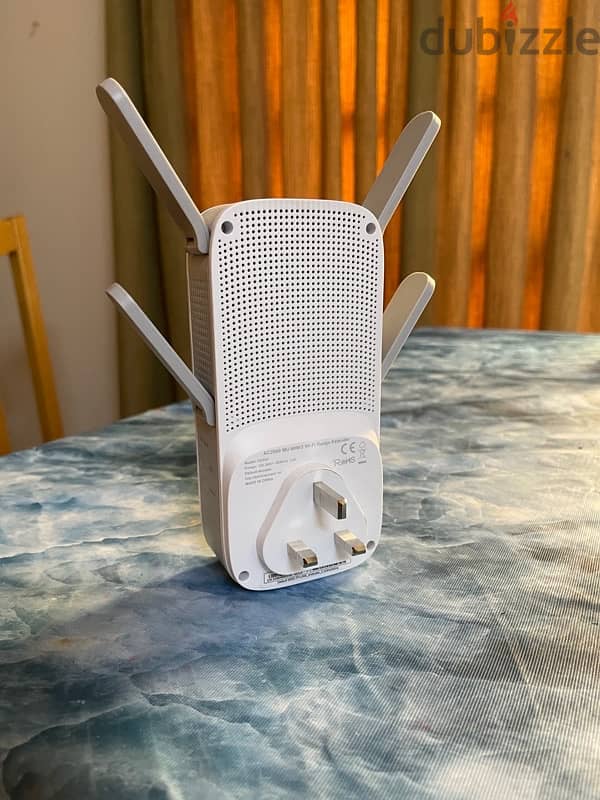 AC2600 TP-Link Wi-Fi Range Extender 1