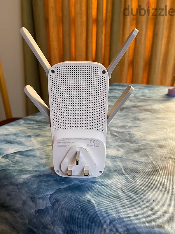 AC2600 TP-Link Wi-Fi Range Extender 2