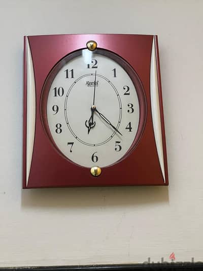 Wall clock rectangle