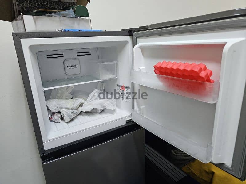 Hisense refrigerator 115 OMR 1