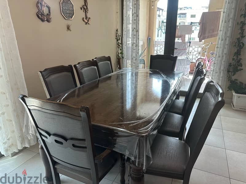 8 seater dining table for sell . 1